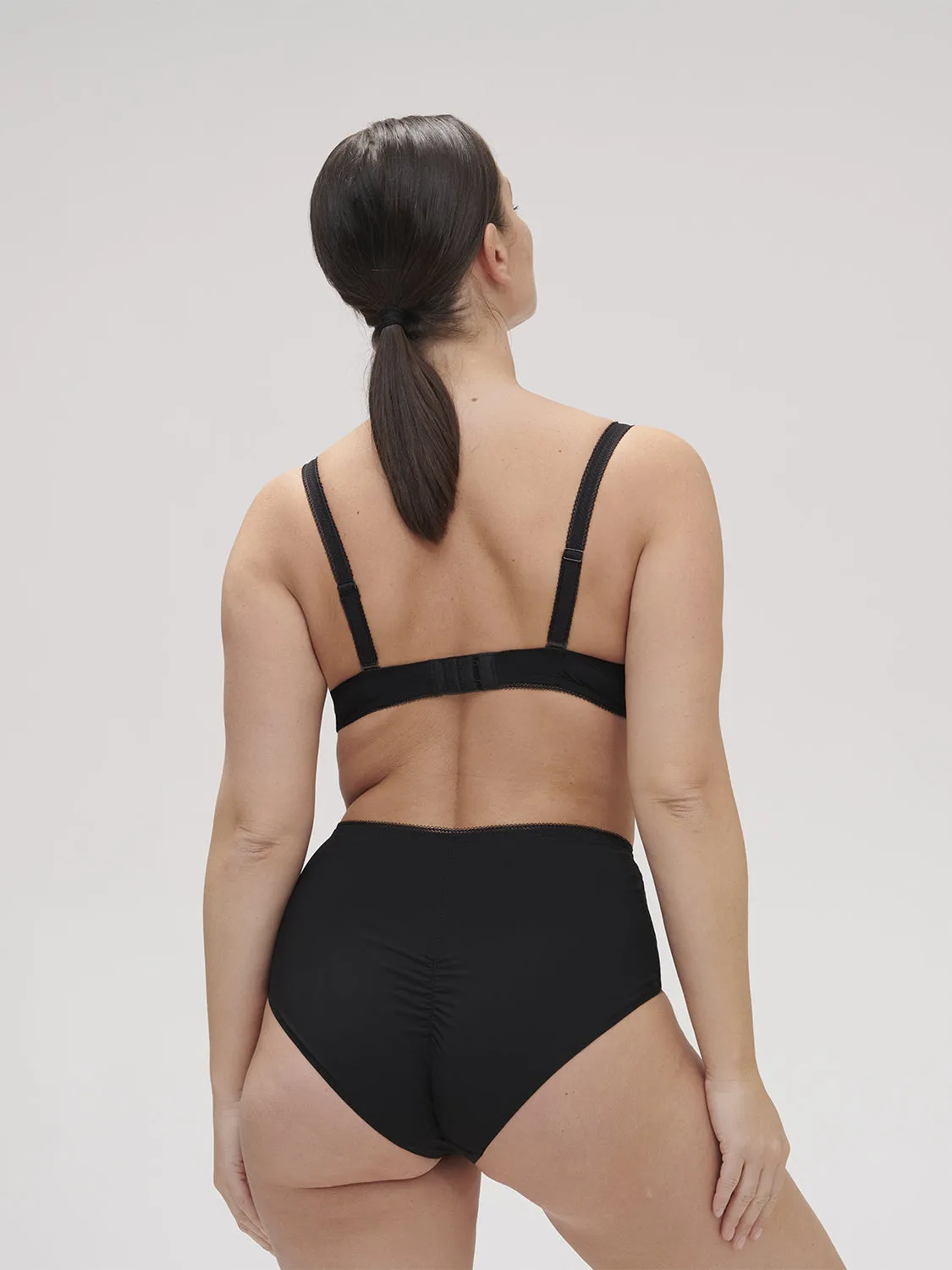 Amazone Sheer Demi - Black