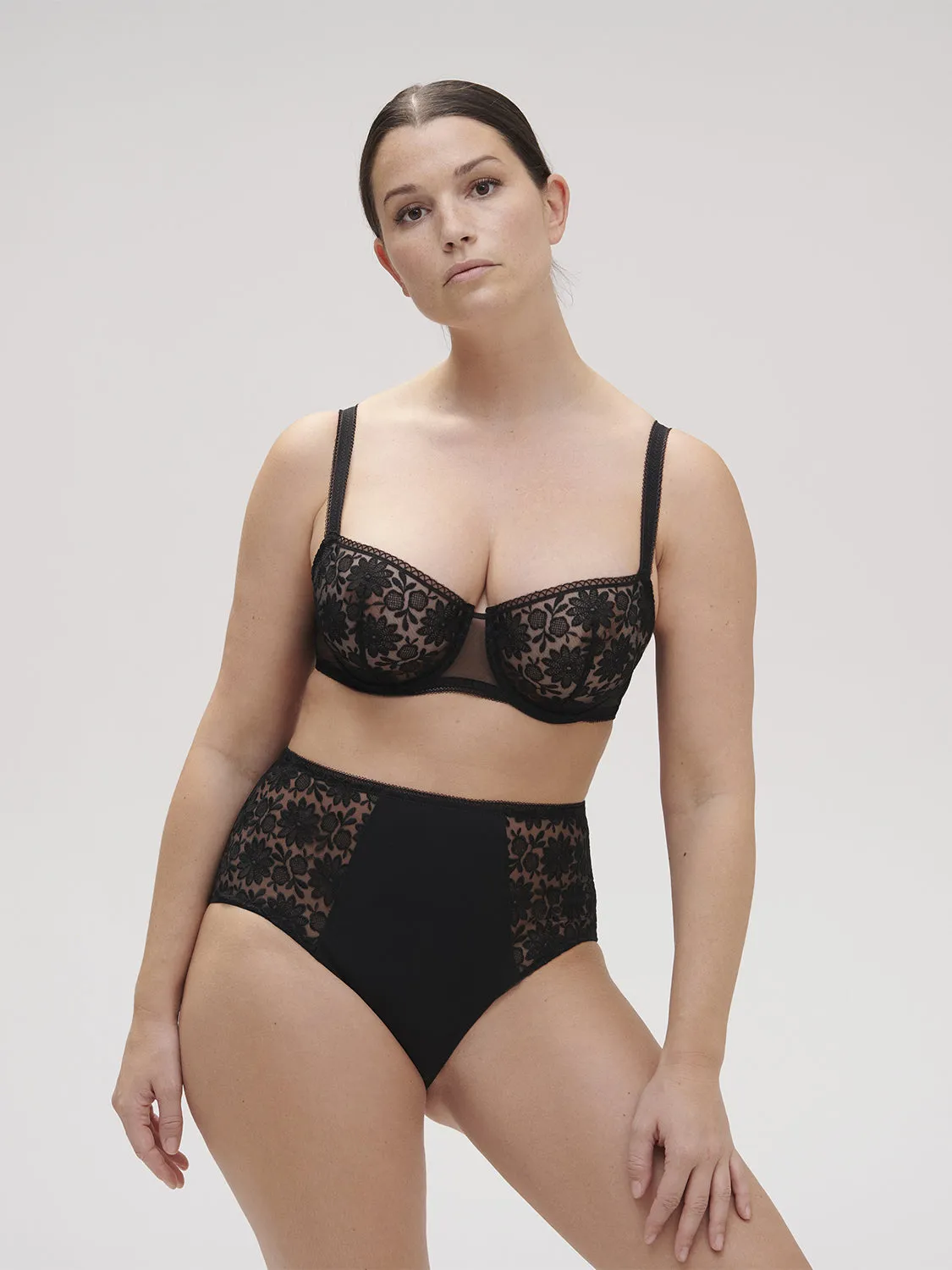 Amazone Sheer Demi - Black