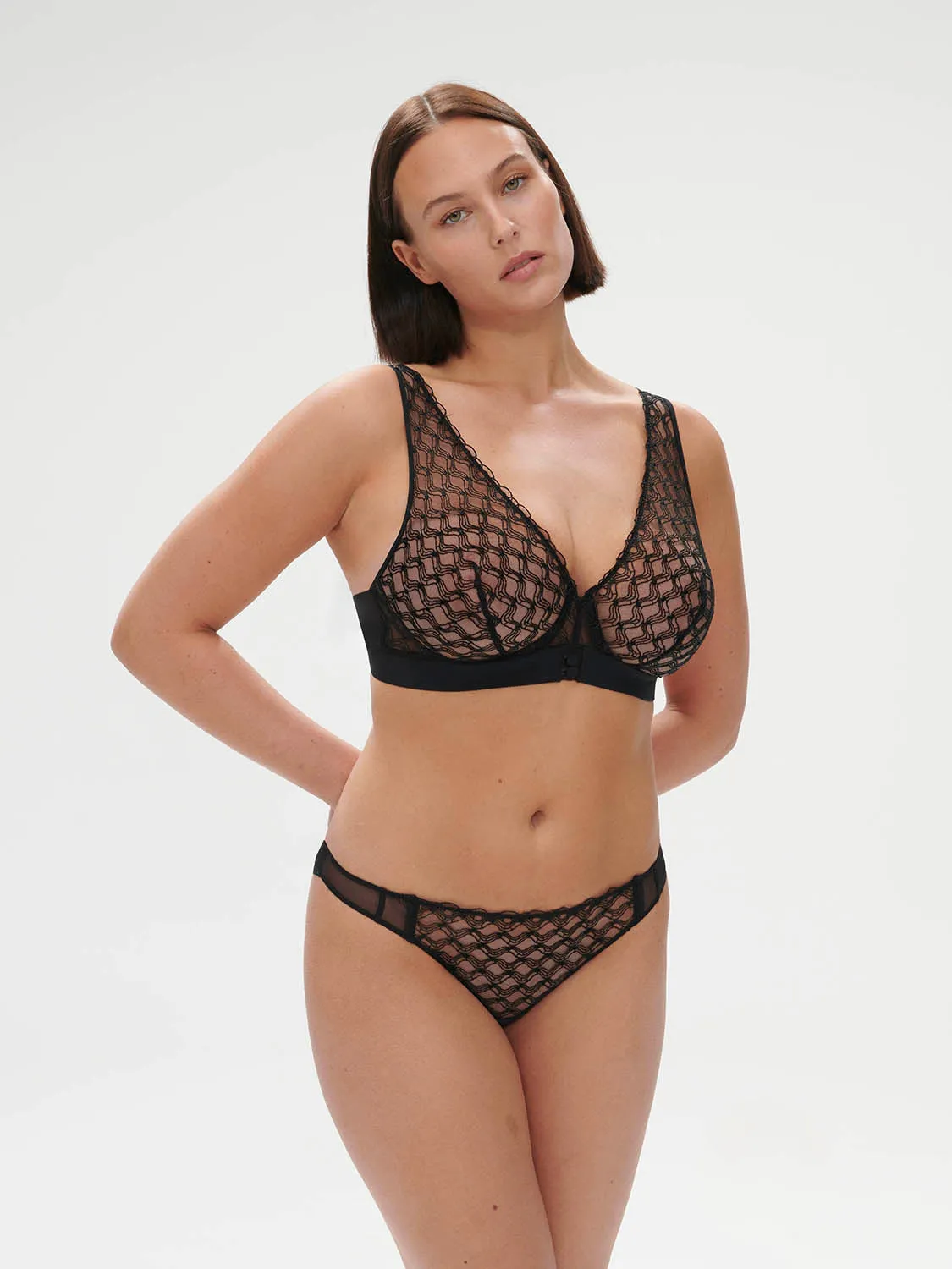 Rose Underwire Triangle - Black