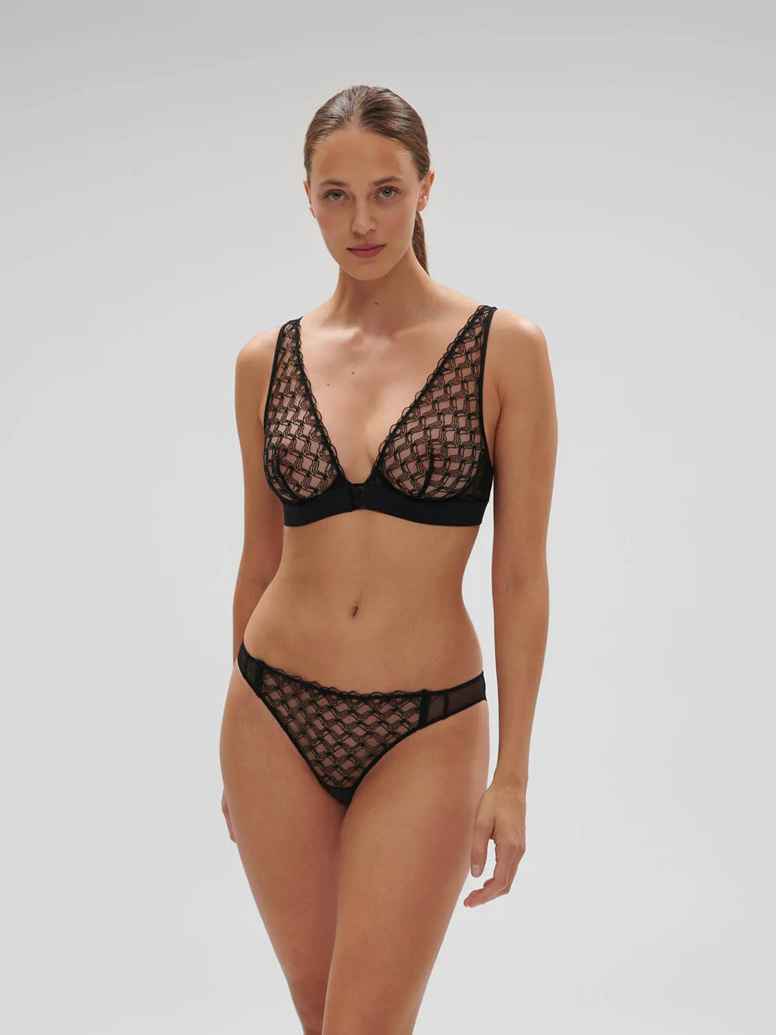 Rose Underwire Triangle - Black
